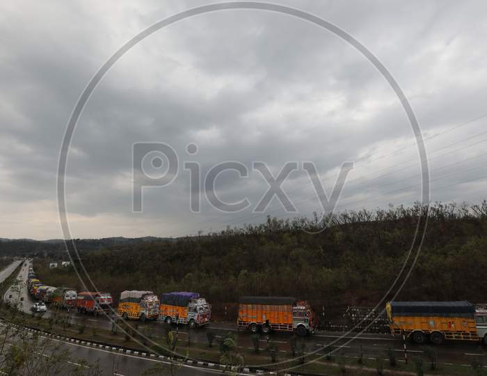 Stranded trucks along the Jammu-Srinagar national highway, which has been closed due to heavy snowfall in the Kashmir valley,  05,Jan,2021.