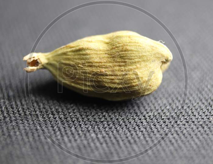 Elettaria Cardamomum Fruits With Seeds, Cardamom Spice