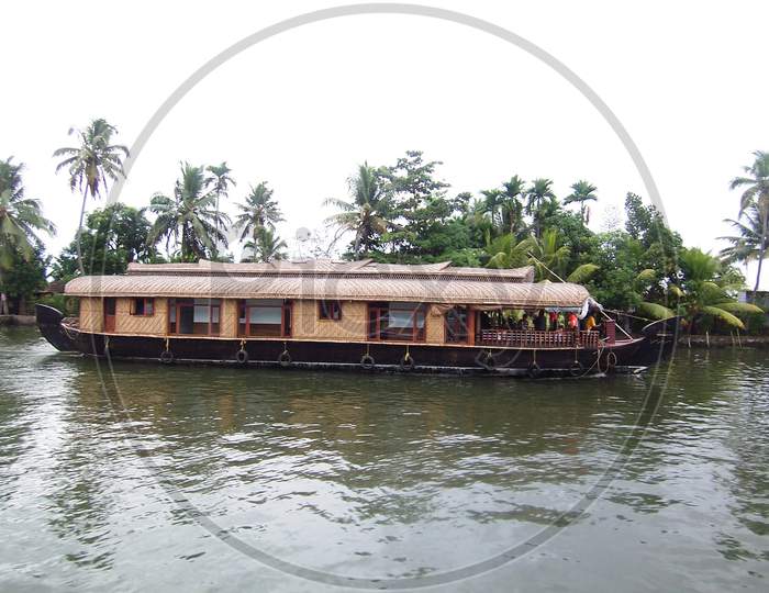 Houseboat in Backwaters at Alleppey, Kerala-Kerala Tourism