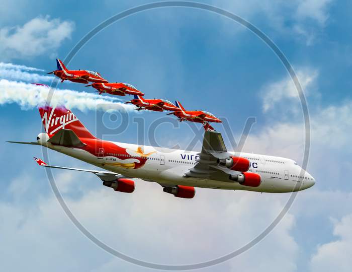 Virgin Atlantic - Boeing 747-400 And Red Arrows Aerial Display At Biggin Hill Airshow
