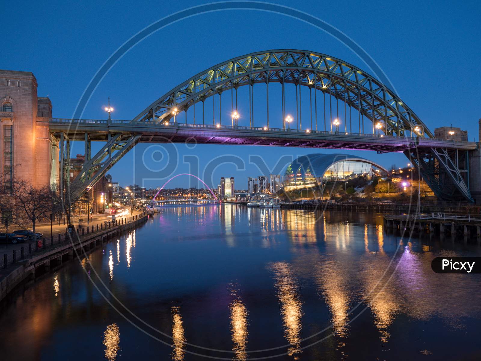 Newcastle Upon Tyne, Tyne And Wear/Uk - January 20 : View Of The Tyne And Millennium Bridges At Dusk In Newcastle Upon Tyne, Tyne And Wear On January 20, 2018