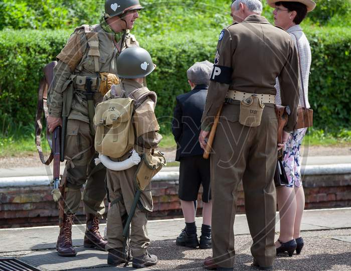 Horsted Keynes, Sussex/Uk - May 7 :  Southern At War Re-Enactment Day At Horsted Keynes Railway Station In Horsted Keynes Sussex On May 7, 2011. Five Unidentified People