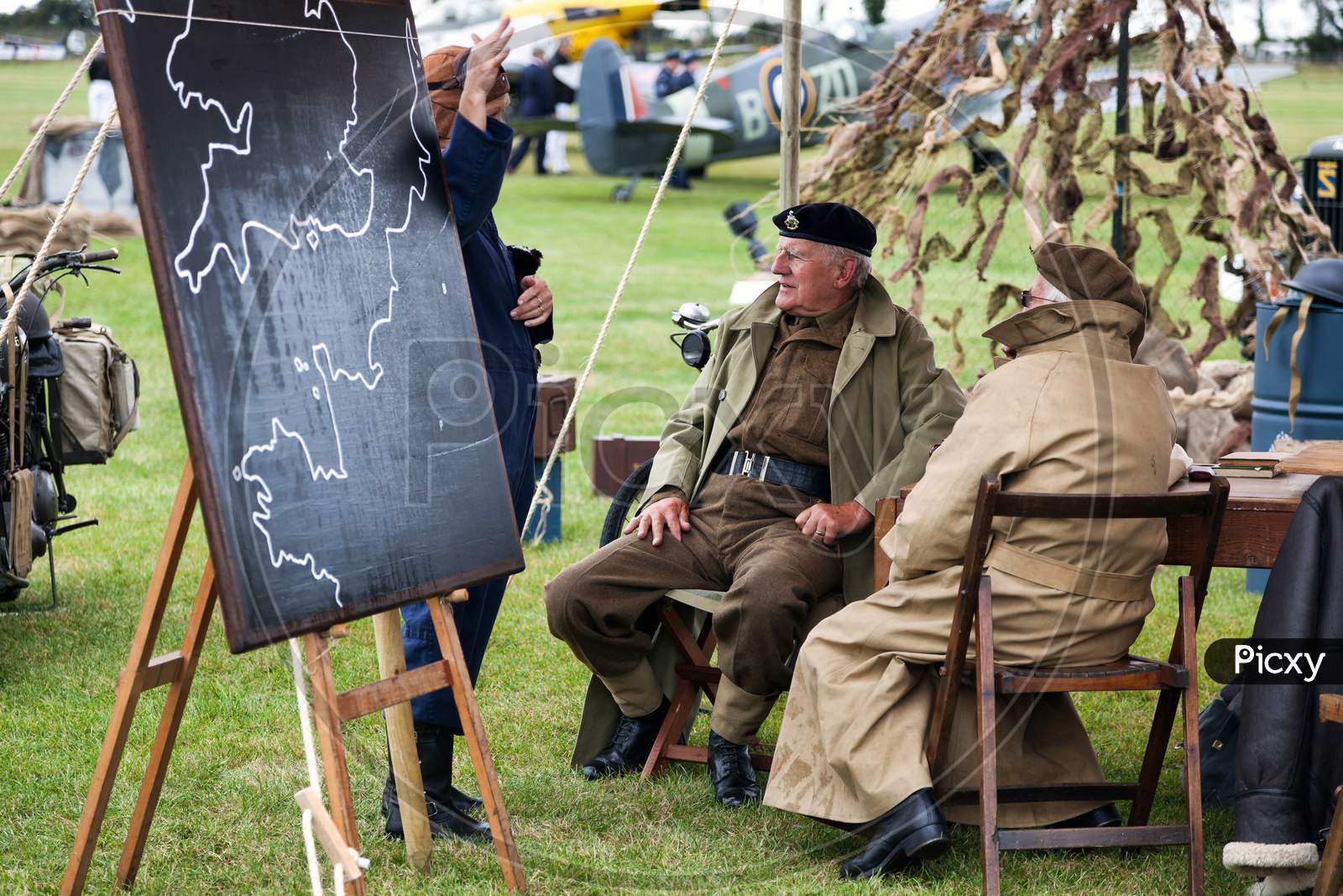 Ww2 Re-Enactment At The Goodwood Revival