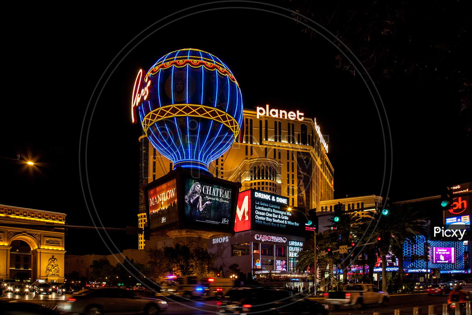 Hot Air Lalloon Replica Paris Hotel At Night In Las Vegas