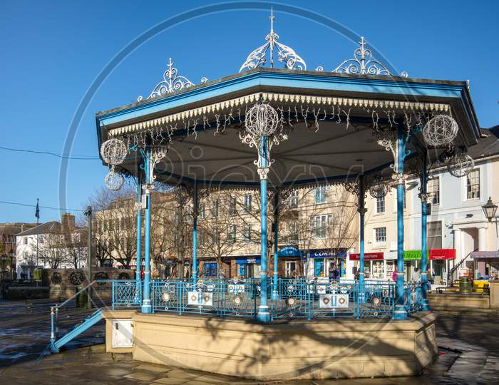 Horsham West Sussex/Uk - November 30 : View Of The Bandstand In Horsham West Sussex On  November 30, 2018. Three Unidentified People