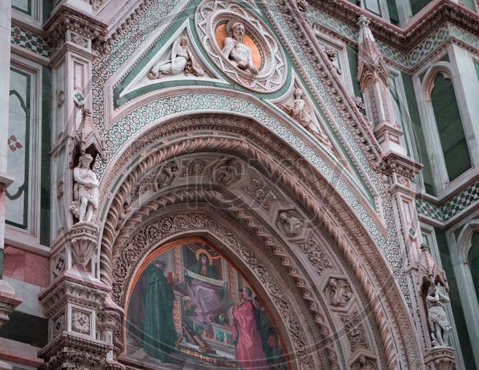 Art on the side walls of Santa Maria del fiore