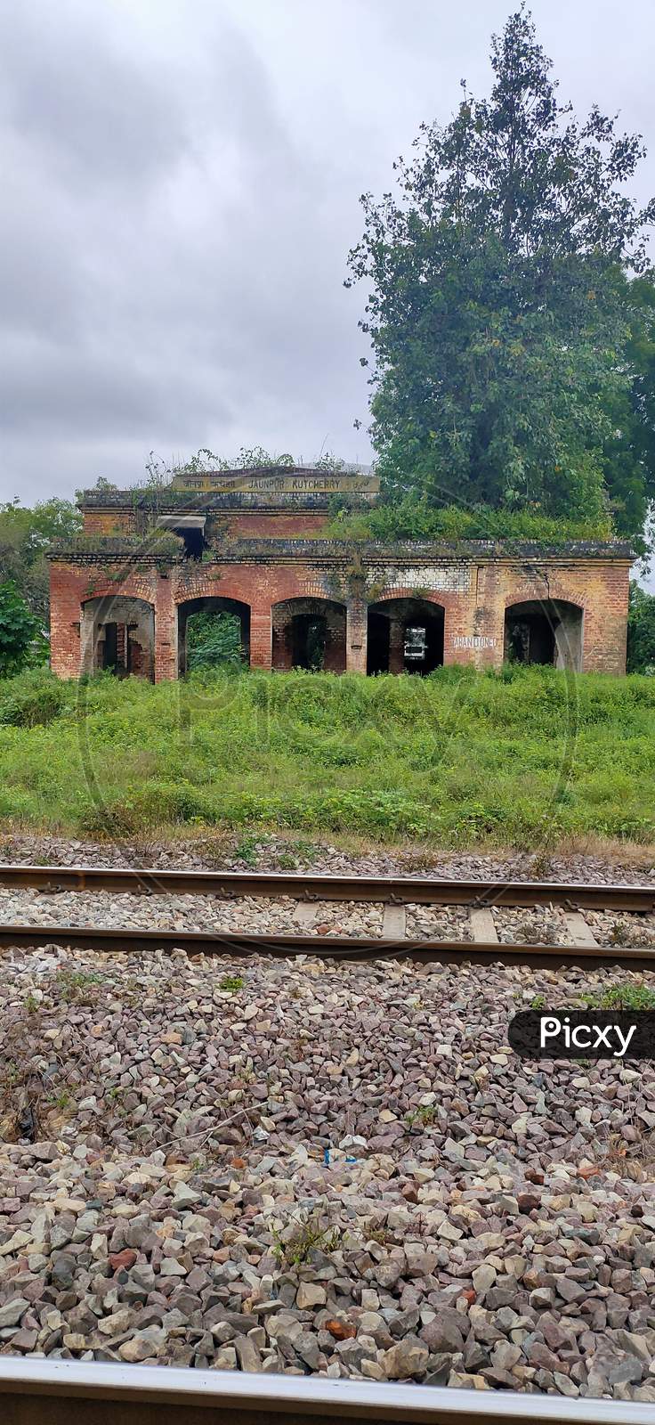 Jaunpur kacheri railway station