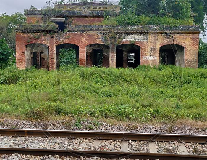 Jaunpur kacheri railway station