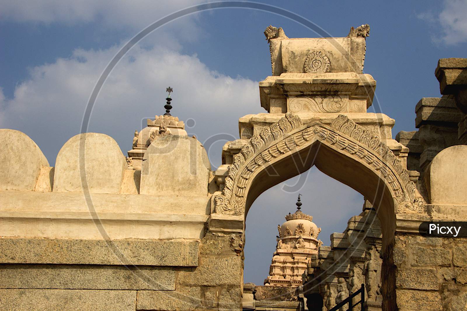 Temple Tower And Arch, Lepakshi