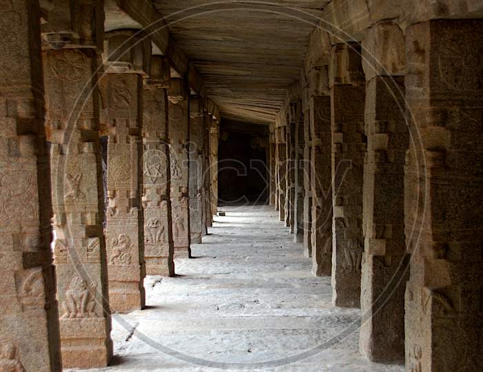 Pillared Corridor, Lepakshi
