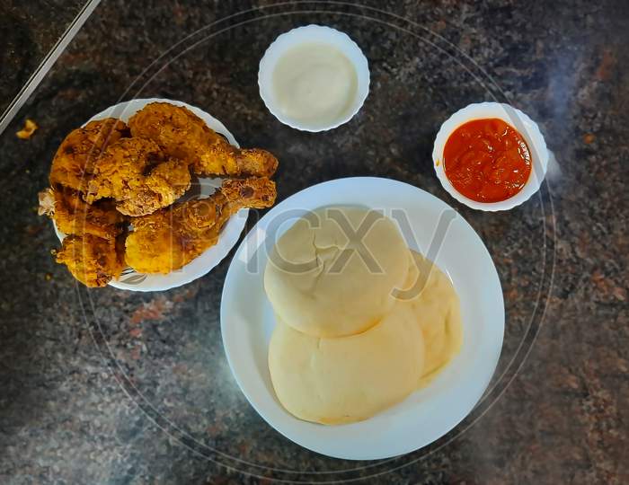 Khubz Or Kuboos With Fried Chicken, Sauce And Mayonnaise