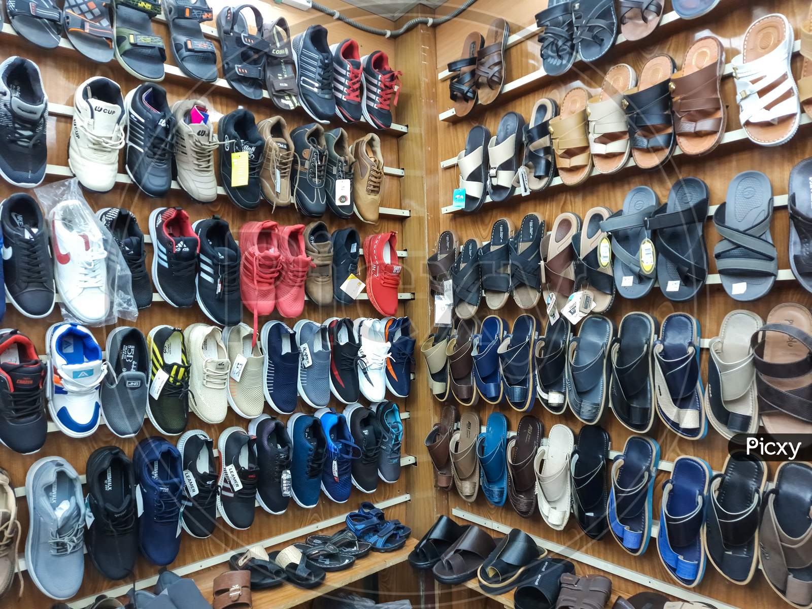 The deals slipper shop