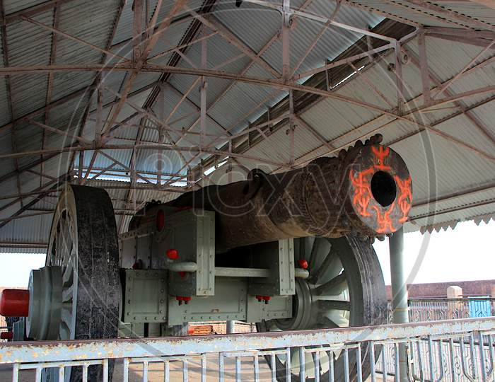 Big Cannon At Jaigarh Palace