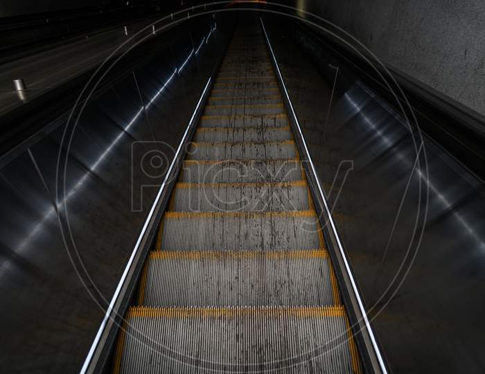 Escalator Image