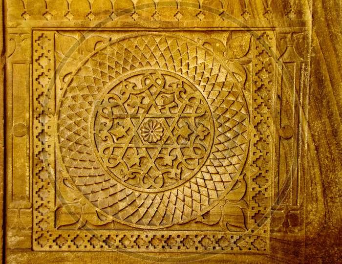 Design On Wall At Gwalior Fort