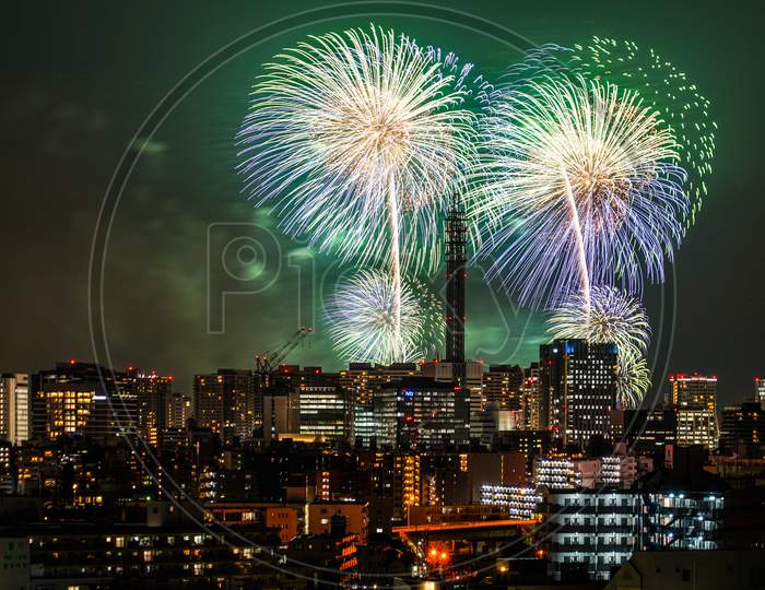 Yokohama Skyline And Fireworks (Minato Mirai Smart Festival)