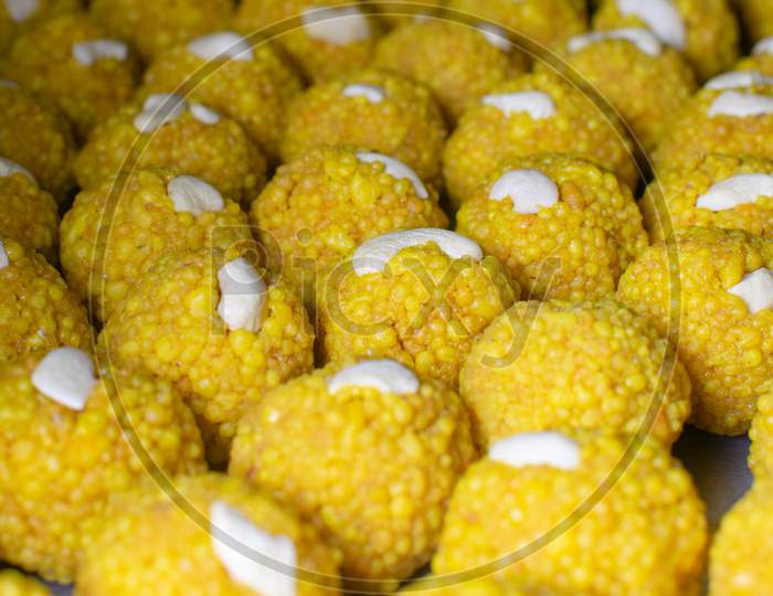 Kaliche Ladoo Is Popular Maharashtrian Sweet Or Desert. This Made Of Gram Flour By Roasting It. Used Selective Focus. This Sweet Made During Various Occasions And Events Such As Wedding And Diwali.
