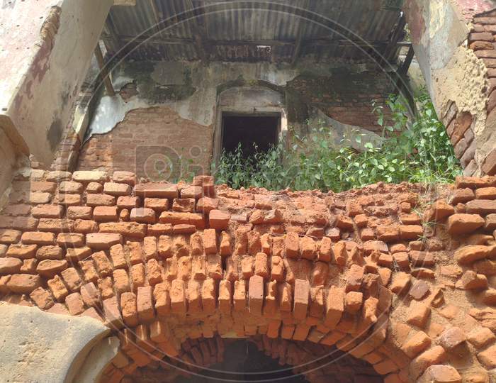 Old Ruin Architecture In West Bengal,India. Brick Arch And Wall Destroy
