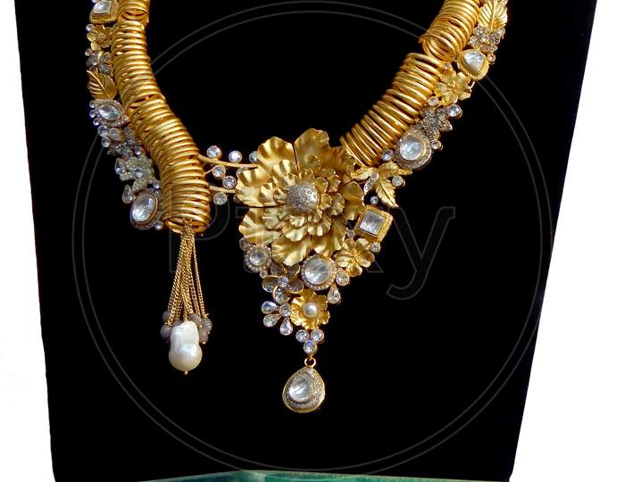 Indian Woman Artificial Or Imitation Jewlry Neck Lace In Shop Display