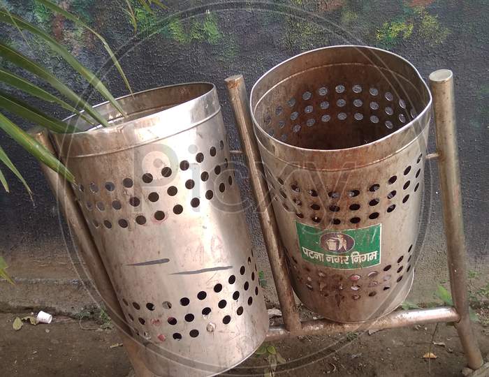 Stainless steel dustbin with stand