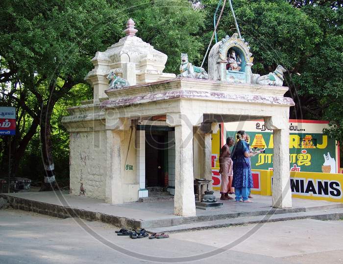 Roadside Hindu Temple, Tiruvanamalai, Tamil Nadu