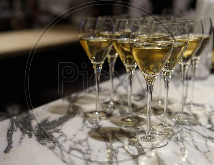 Fashionable Wine Glass Images