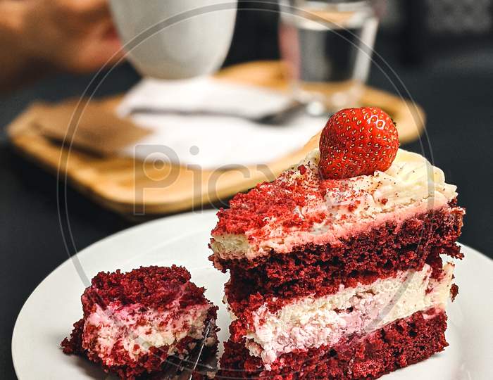 Detail of Pavlova strawberry piece of cake Free
