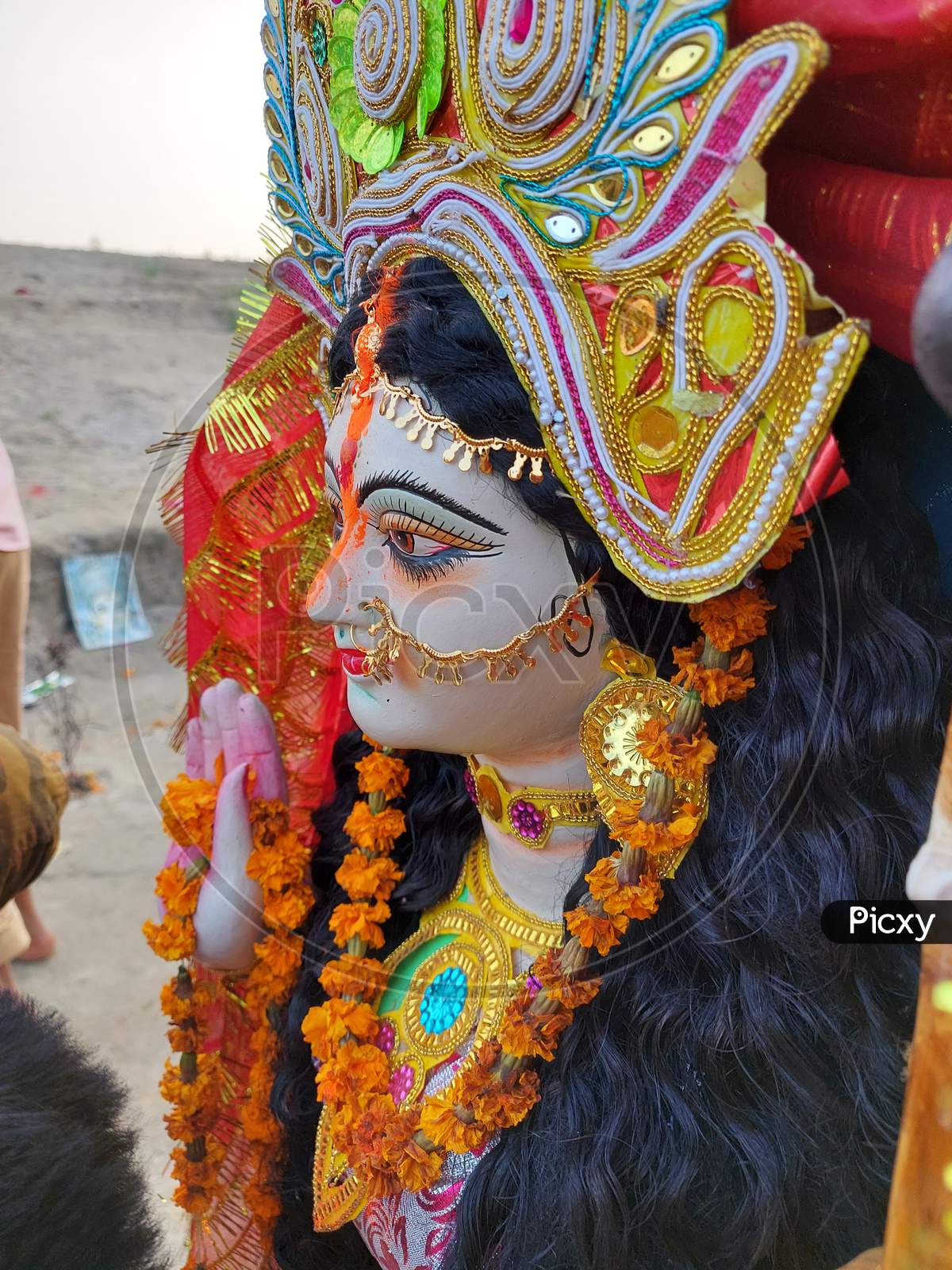 blessing idol saraswati maa