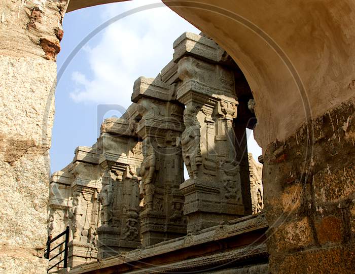 Arch And Pillared Platform, Lepakshi