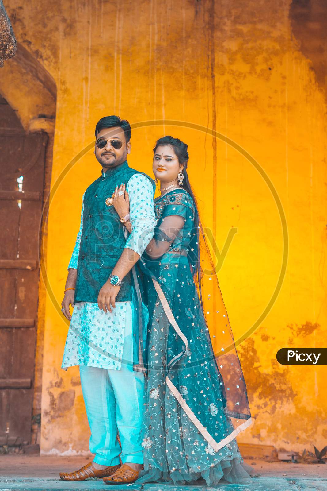 image-of-pre-wedding-zf764289-picxy