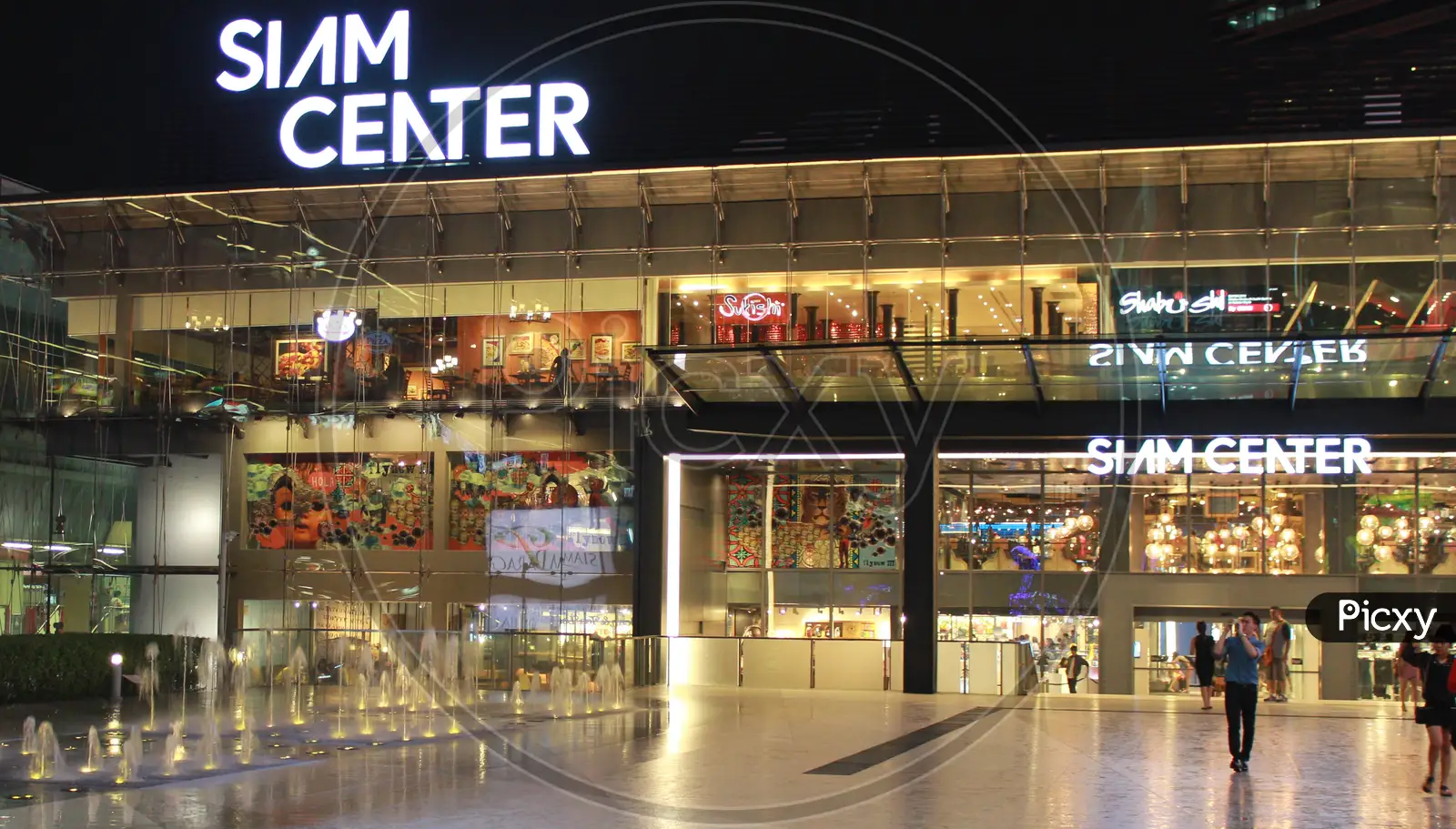 Image of siam paragon shopping mall in bangkok-CG523346-Picxy