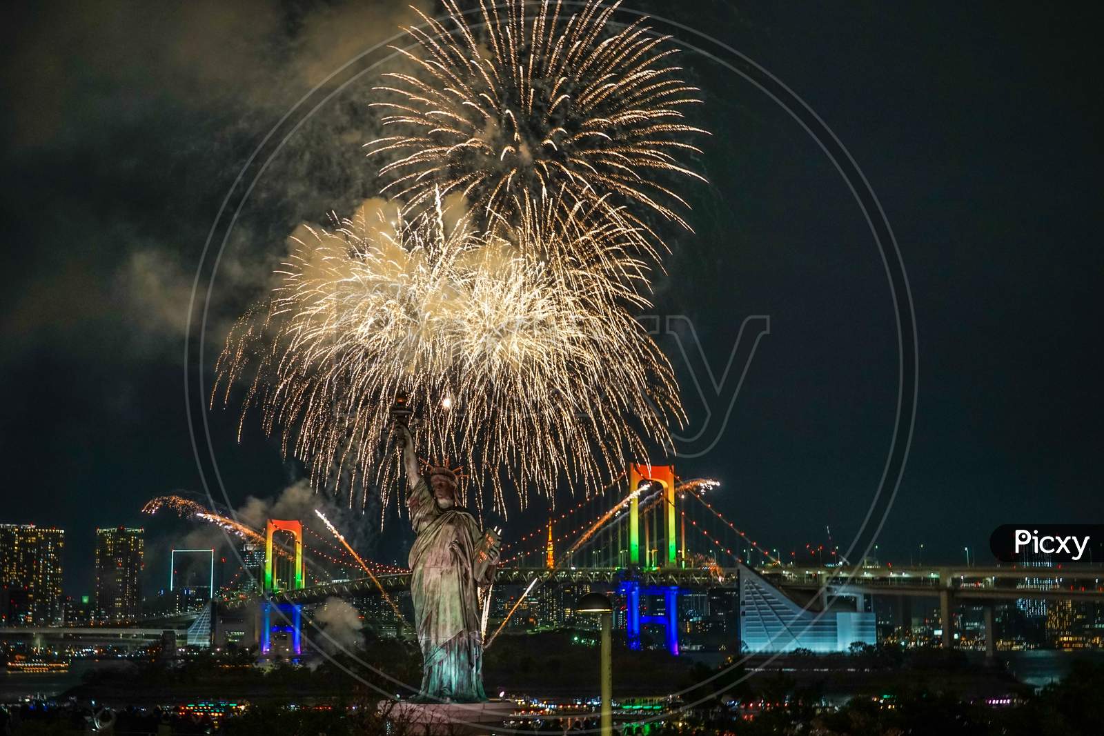 Tokyo Night View And Fireworks (Odaiba Rainbow Fireworks 2019)