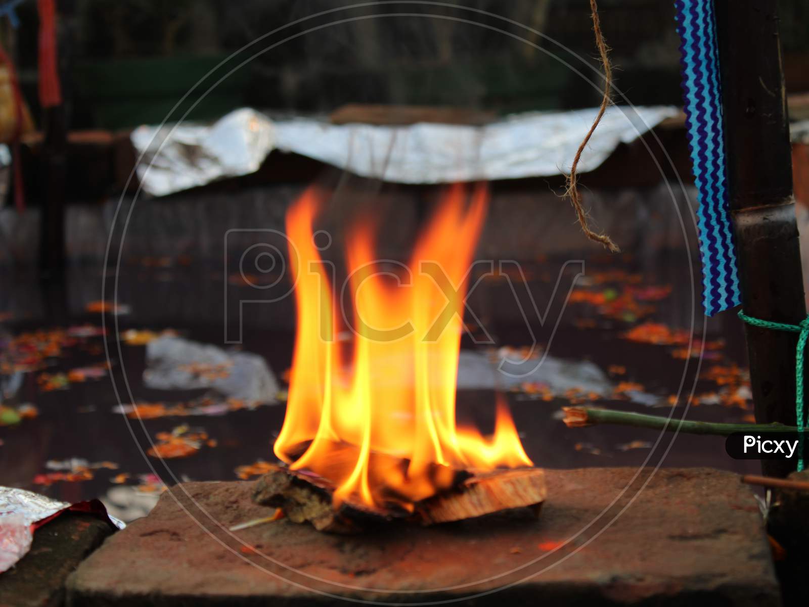 Fire click with manual focus