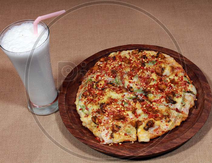Chilly Chicken Pizza-Vanilla Milk Shake