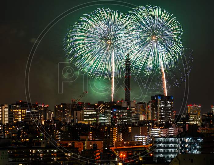 Yokohama Skyline And Fireworks (Minato Mirai Smart Festival)
