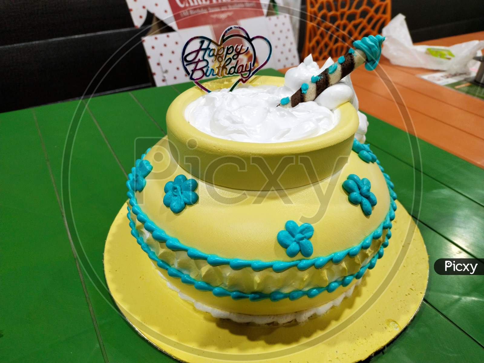 Discover 80+ krishna matki cake - in.daotaonec