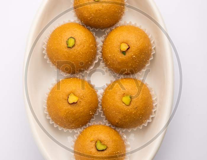 Besan Ladoo Are Delicious Sweet Balls Made With Gram Flour, Sugar, Ghee & Cardamoms