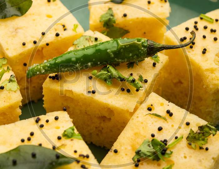 Gujarati Khaman Dhokla Made Using Chana Dal, Served With Green Chutney, Selective Focus