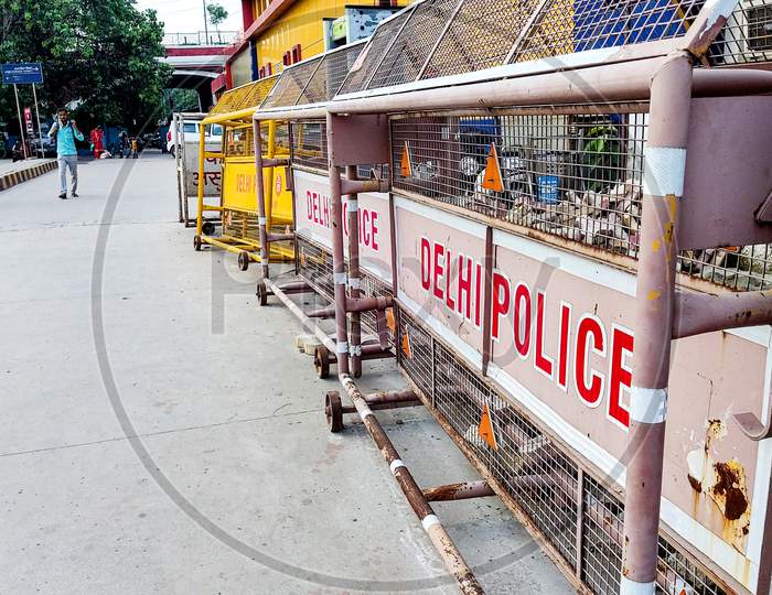 Delhi India Police Barricades At The Side Of The Road At New Delhi Railway Station