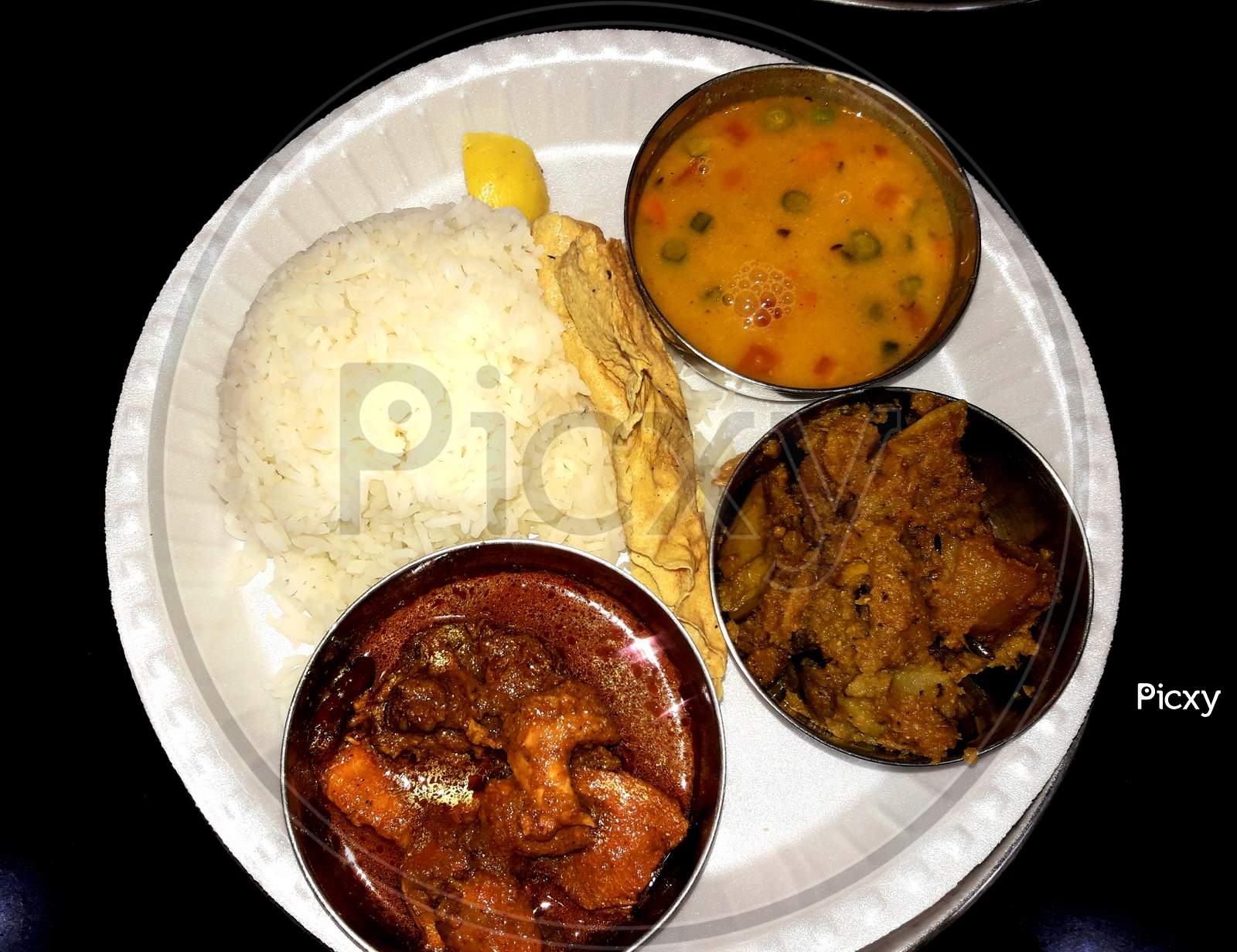 Restaurant style delicious chicken thali