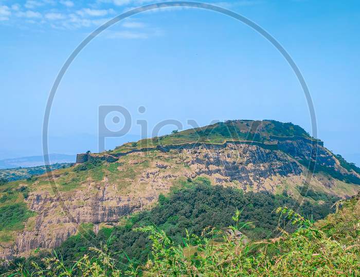 Fort Manaranjan gad