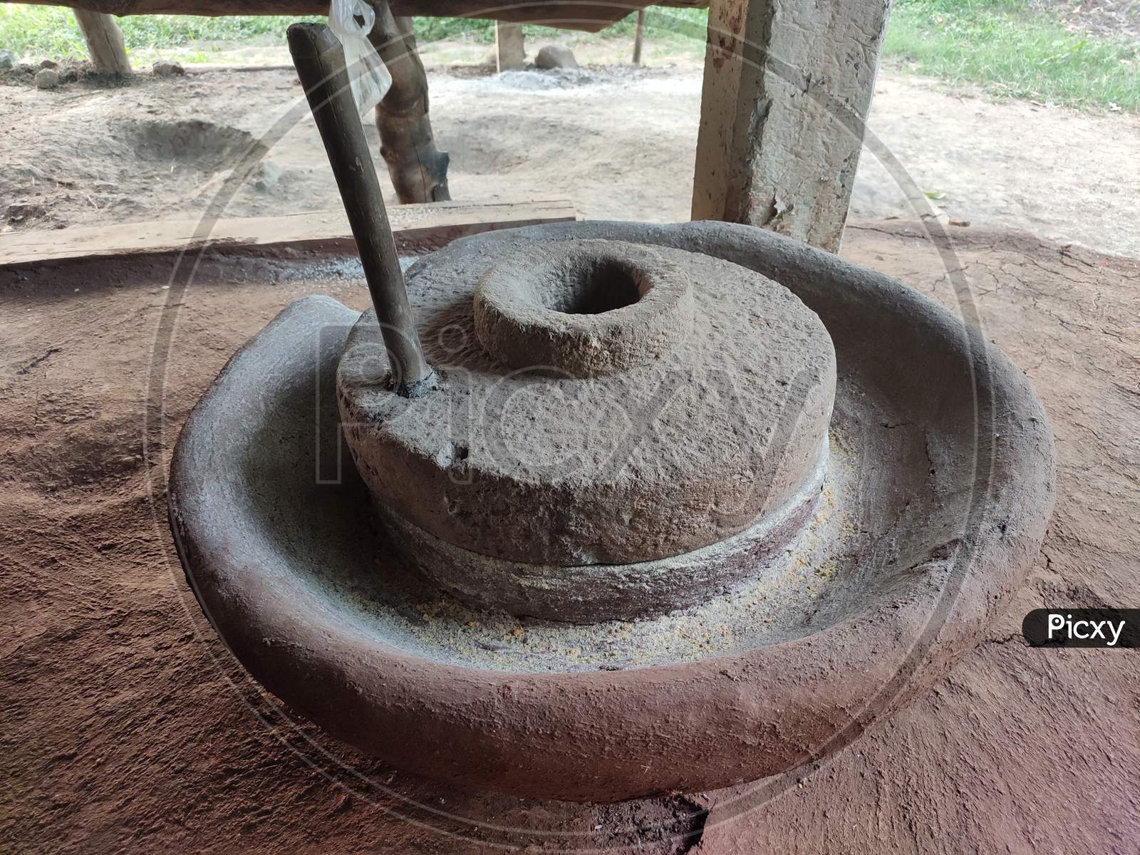 小物 manipuri Image of Stone mill-BW950027-Picxy