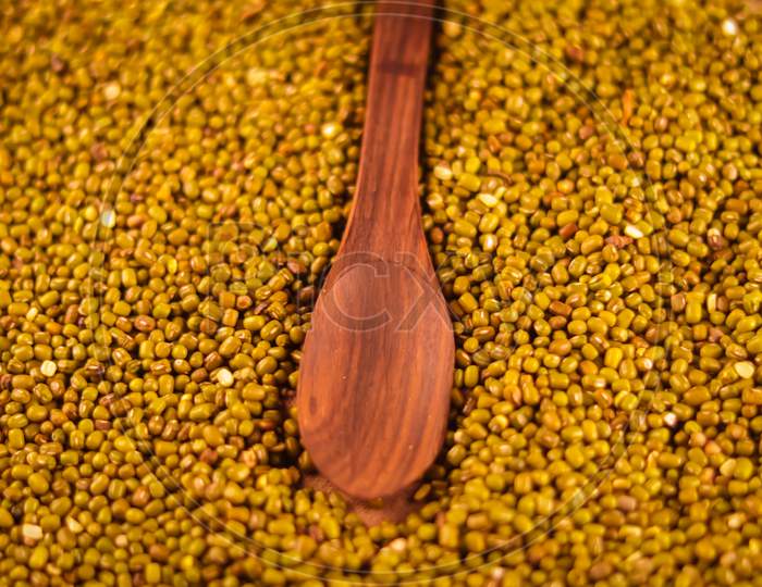 Moong Bean,Pile Of Green Beans Hd Quality, Moong Bean On Wooden Spoon In Mung Daal, Moong Dal In Wooden Spoon On Mung Layer