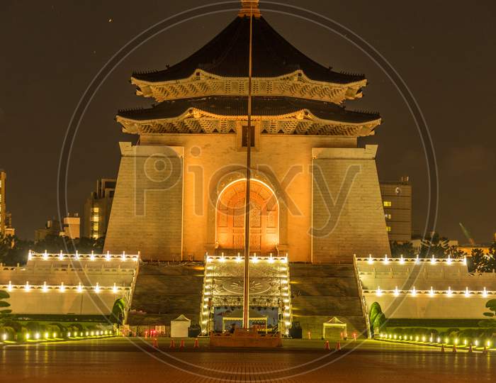 Of Chiang Kai-Shek Memorial Hall, Freedom Square, Night View (Taipei, Taiwan)