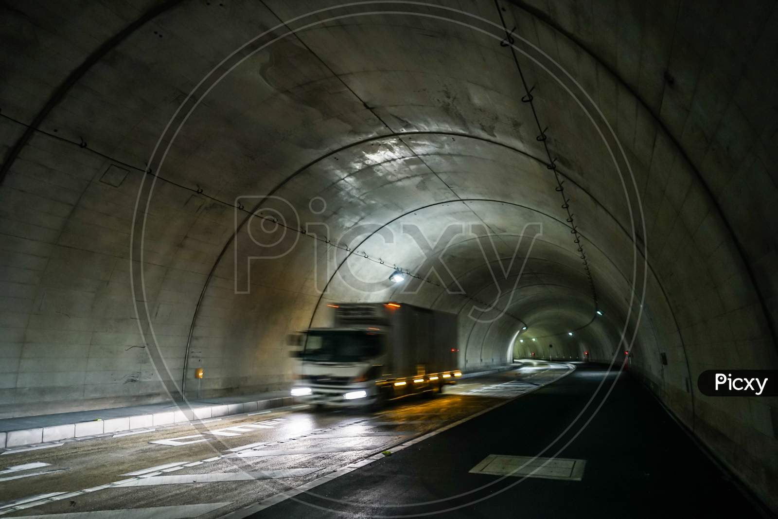 Tunnel Image