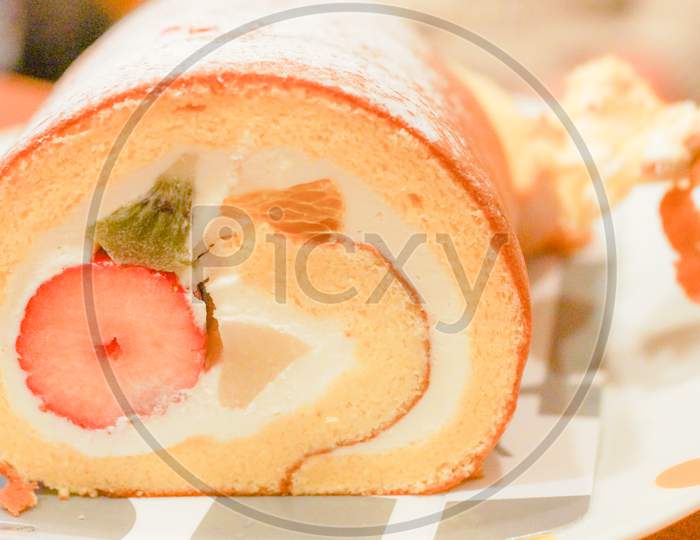 Roll Cake Filled With Strawberries