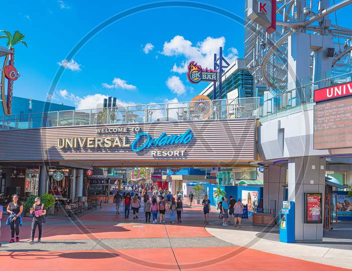 Welcome To Universal Orlando Resort Sign