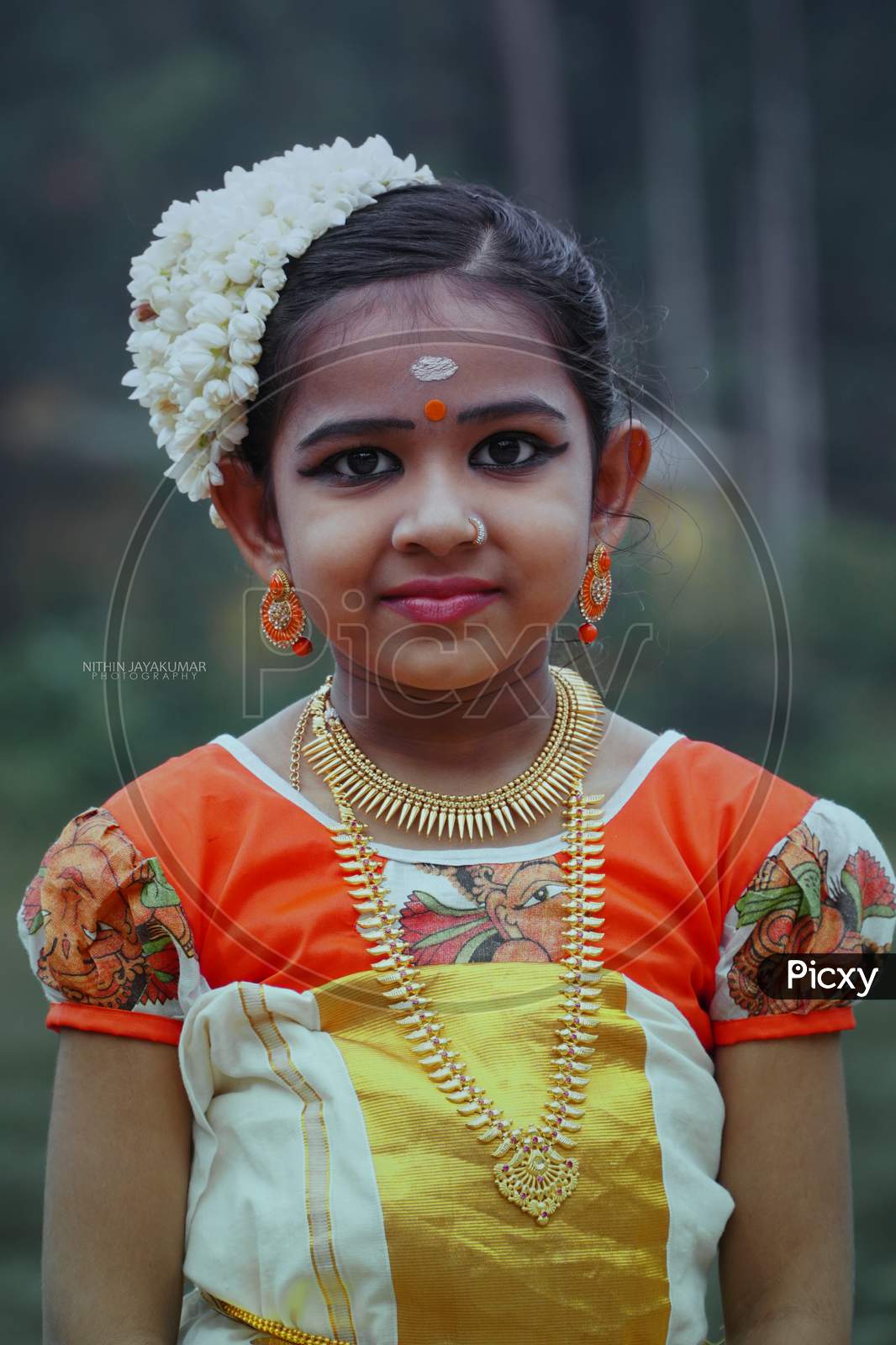 Pattu Pavada Stylist Kerala Traditional Pattupavada For Girls Age Group:9,  Color:Black