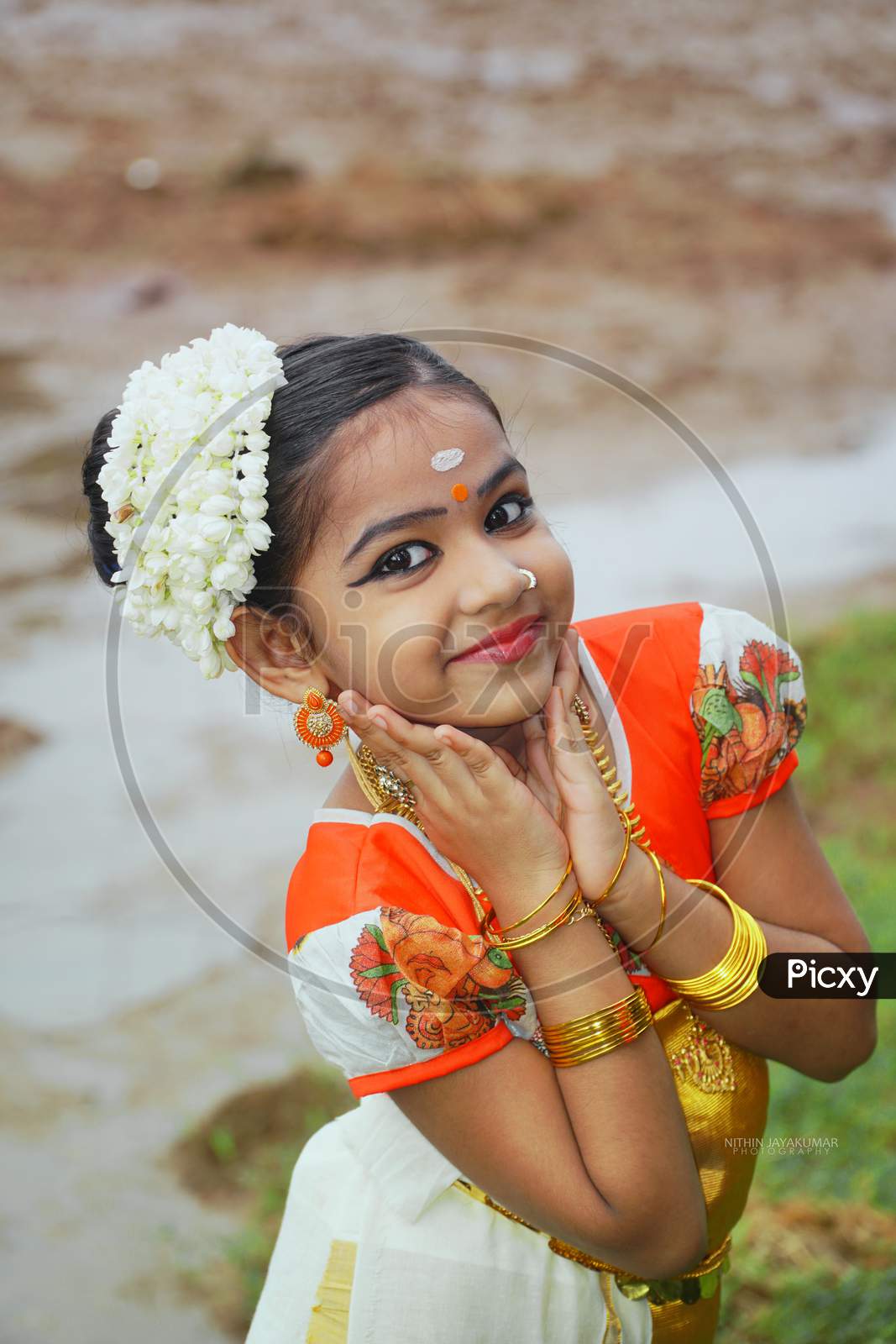 Girl With Kerala Traditional Dress Swinging Concept For Onam Festival Stock  Illustration - Download Image Now - iStock