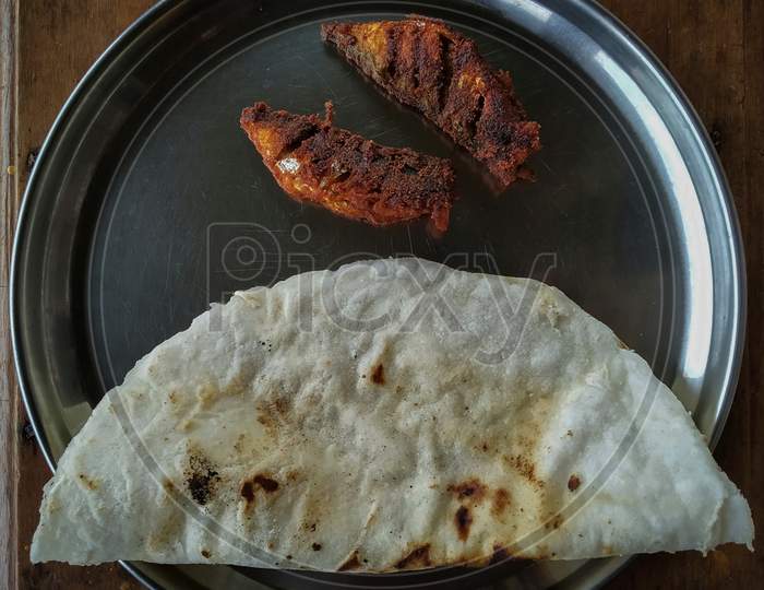 Bangada fry with tandalachi bhakari, konkani food, Maharashtra